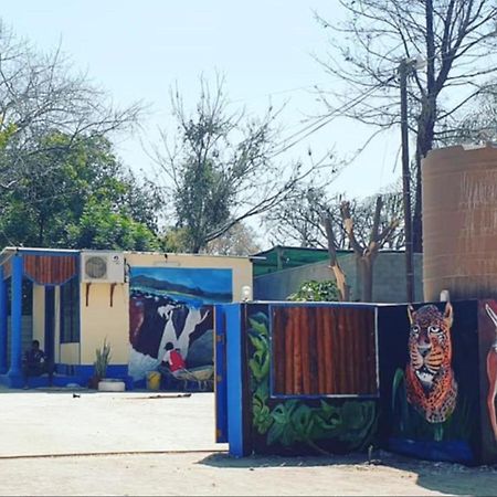 P Wake Guesthouse Opuwo Bagian luar foto