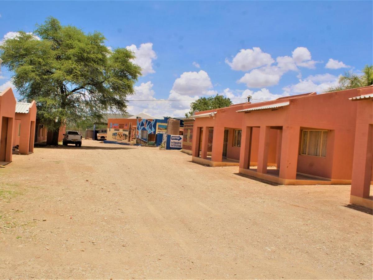 P Wake Guesthouse Opuwo Bagian luar foto