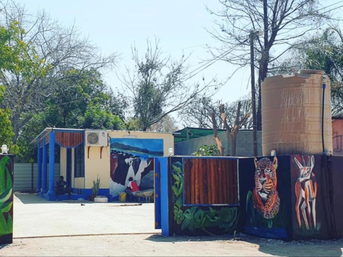 P Wake Guesthouse Opuwo Bagian luar foto