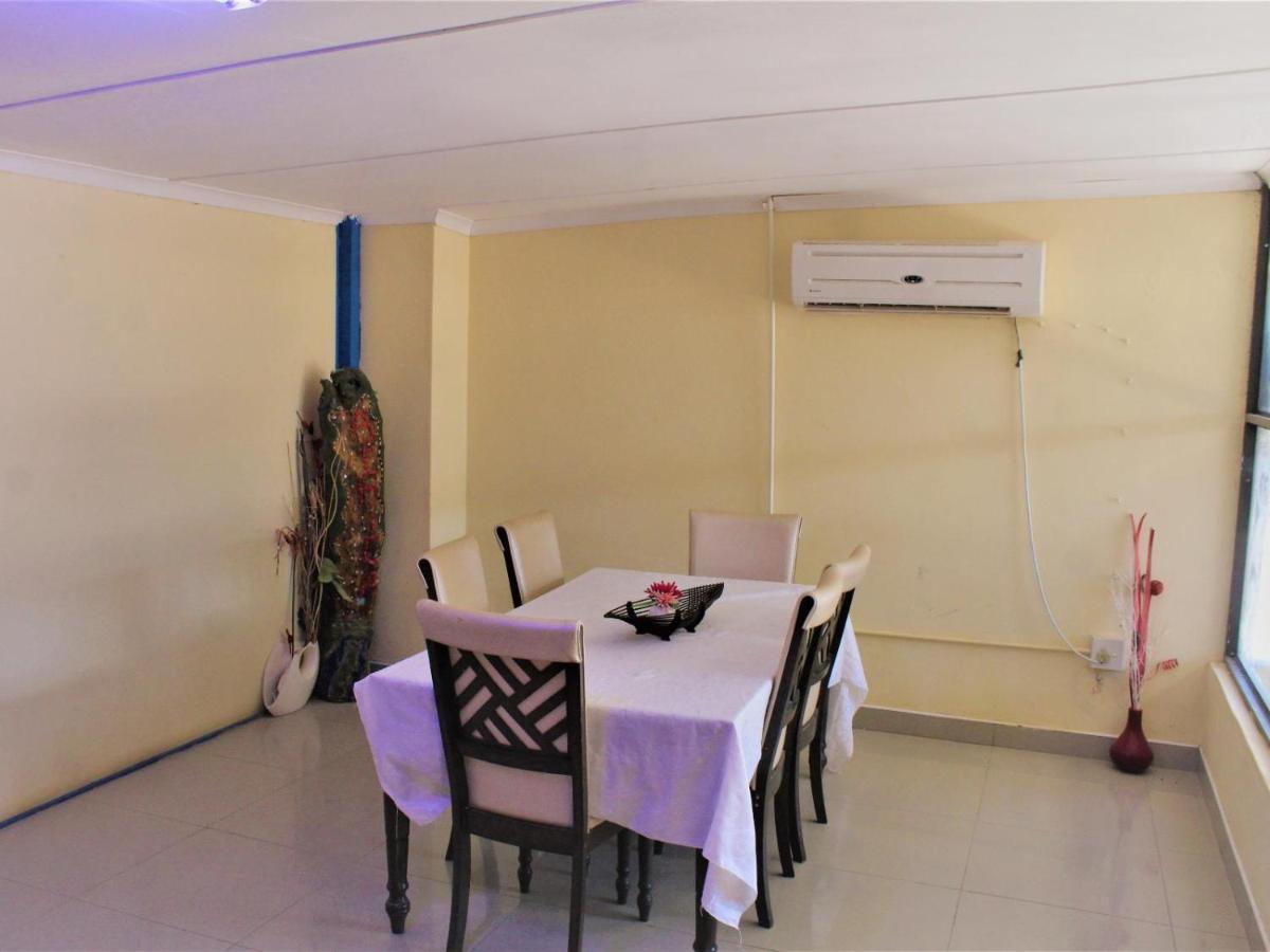 P Wake Guesthouse Opuwo Bagian luar foto