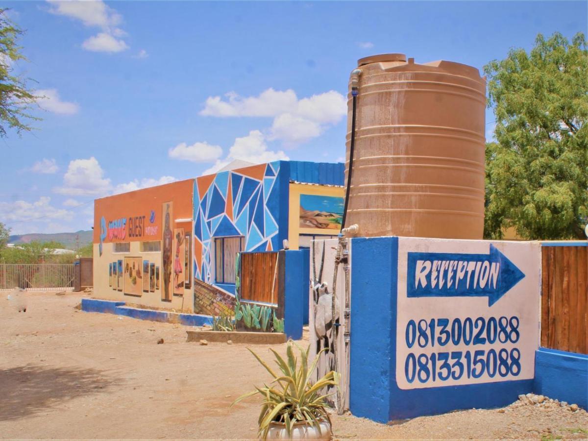 P Wake Guesthouse Opuwo Bagian luar foto