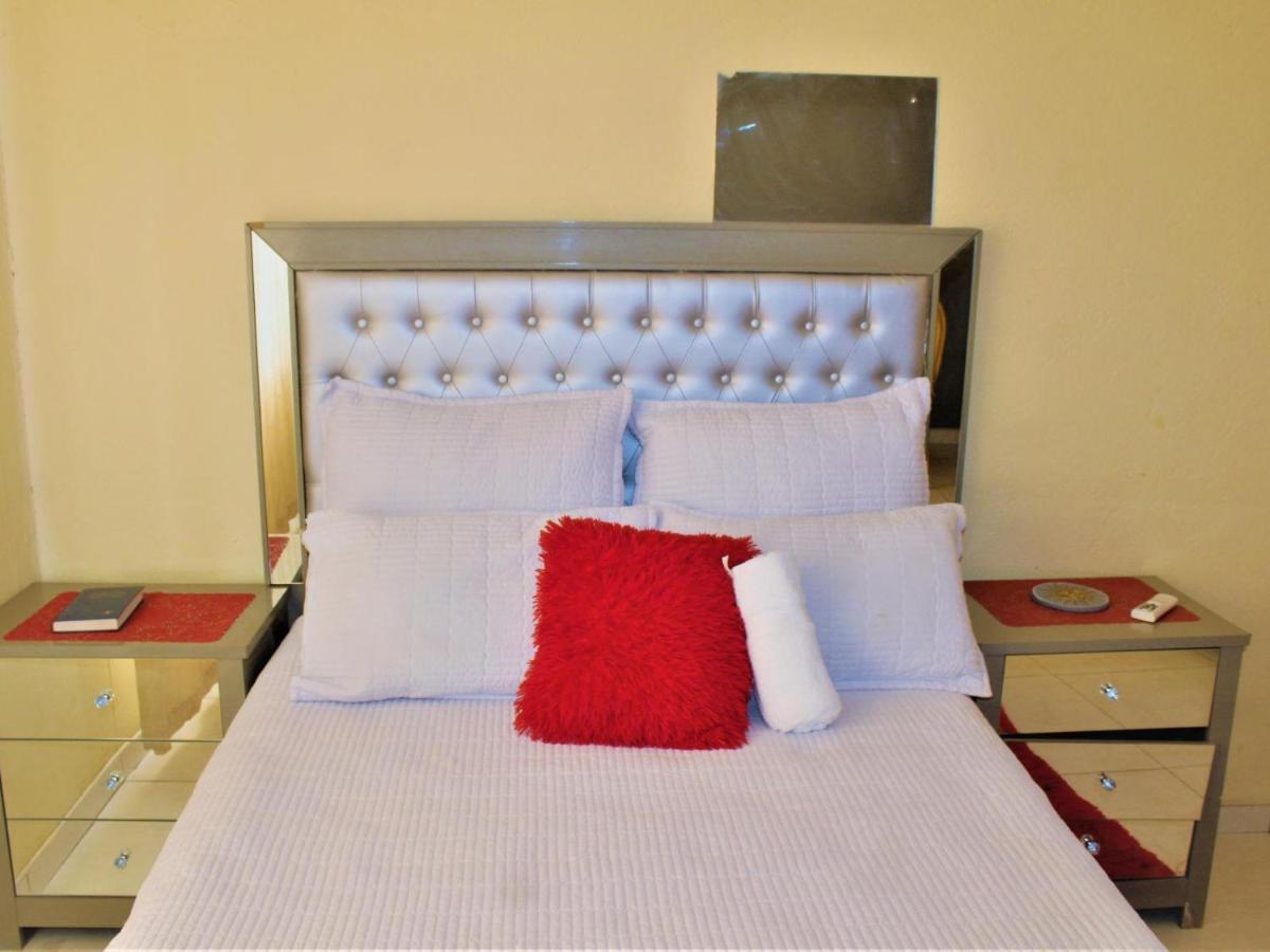 P Wake Guesthouse Opuwo Ruang foto